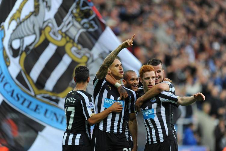 包含阿森纳遭遇纽卡斯尔联逼平，欧战资格形势下滑的词条