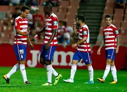 格拉纳达战胜强敌，全队欢呼胜利的简单介绍