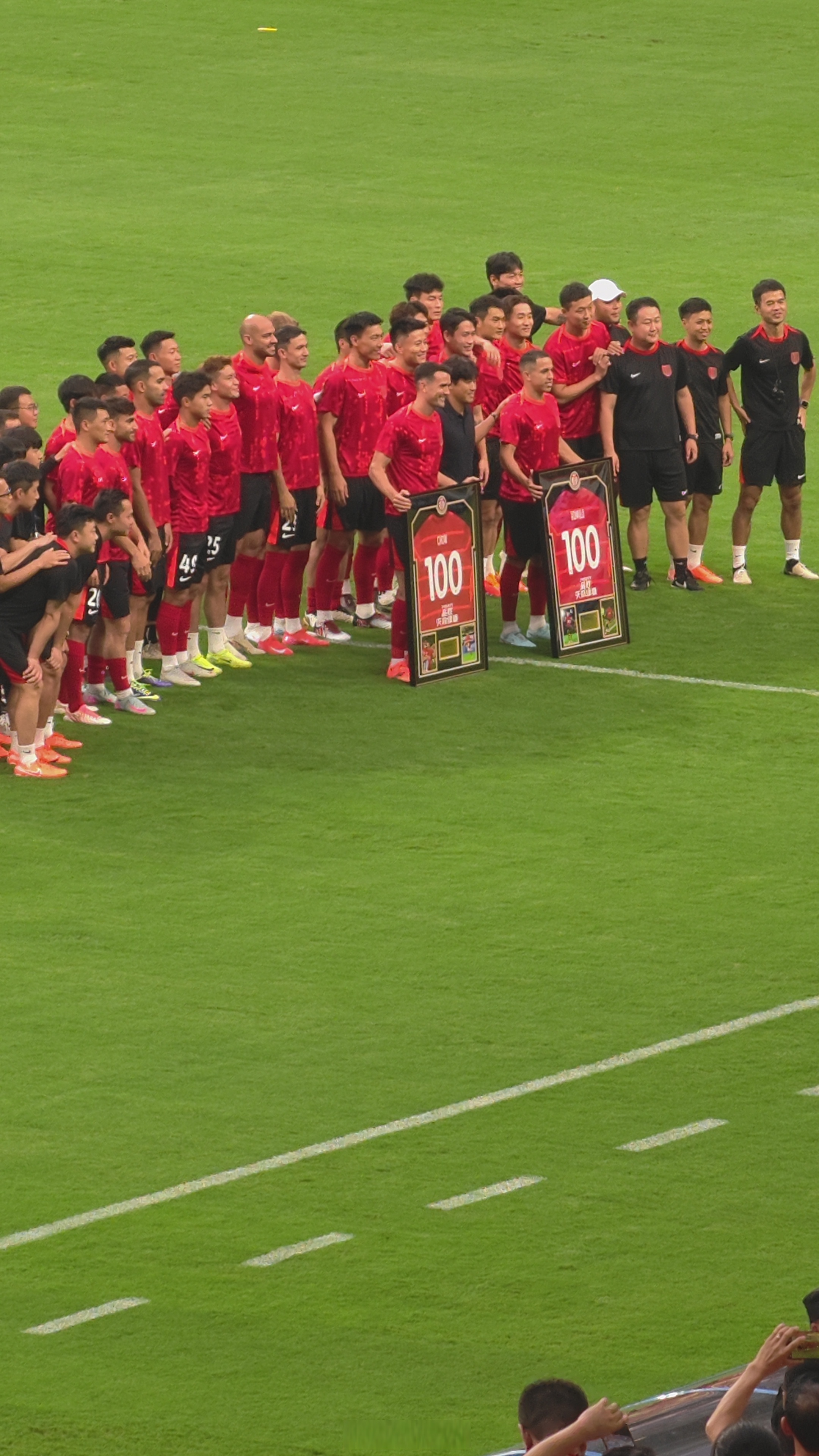 包含球队上下打成一片,共同为荣誉拼搏的词条 包含球队上下打成一片,共同为荣誉拼搏的词条